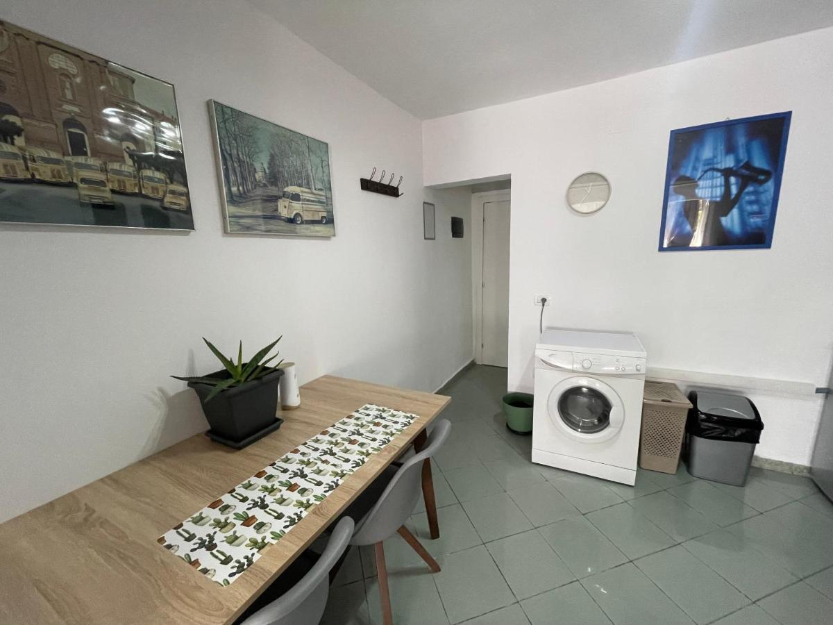 Downtown Boulevard Enchanting Apartment! Appartement Tirana