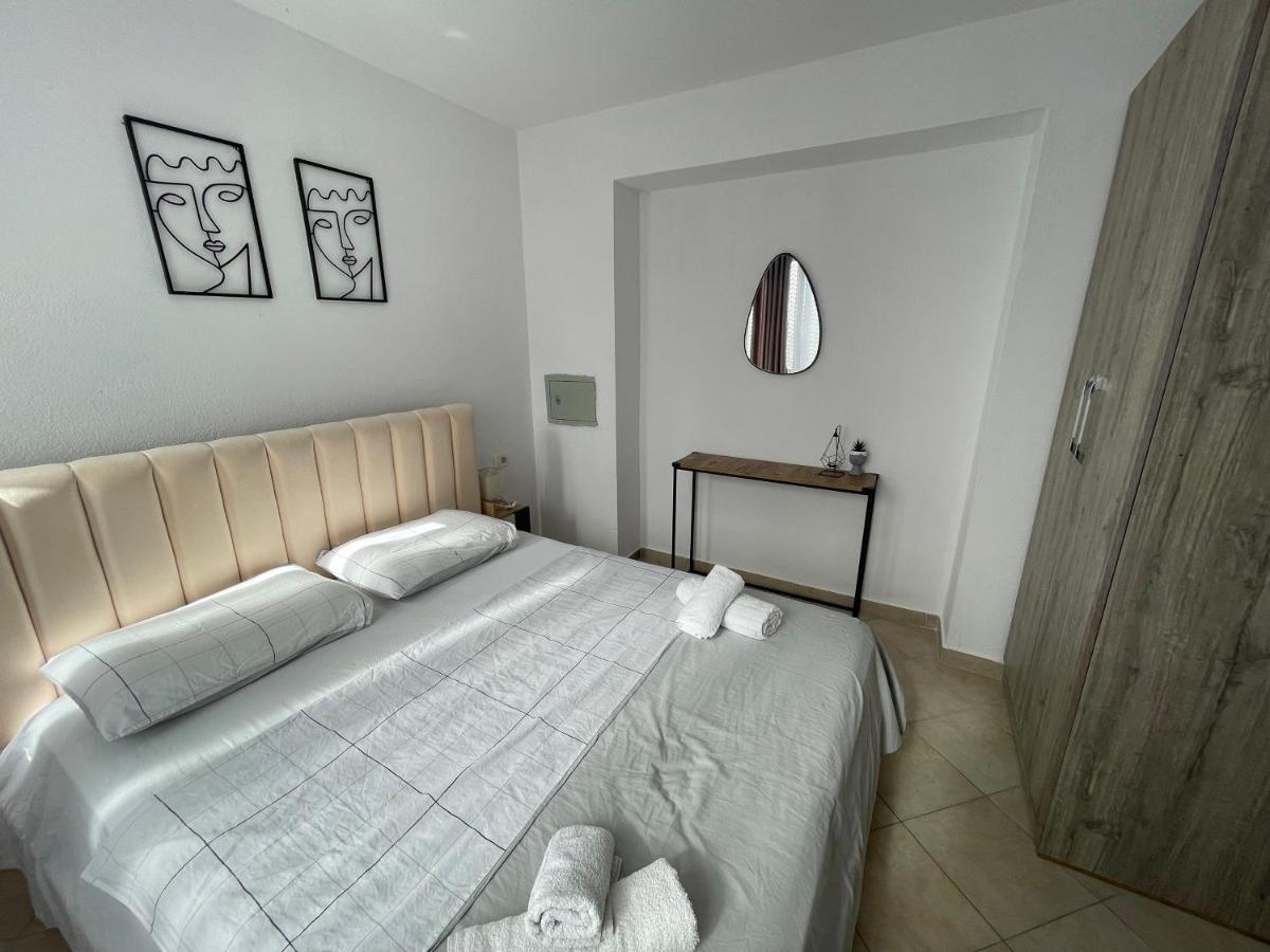 Downtown Boulevard Enchanting Apartment! Appartement Tirana