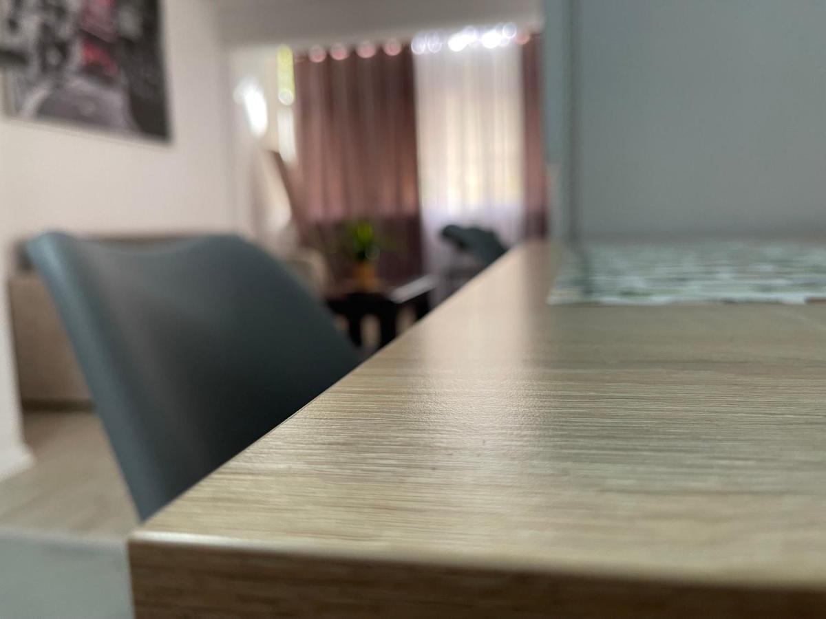 Downtown Boulevard Enchanting Apartment! Appartement Tirana